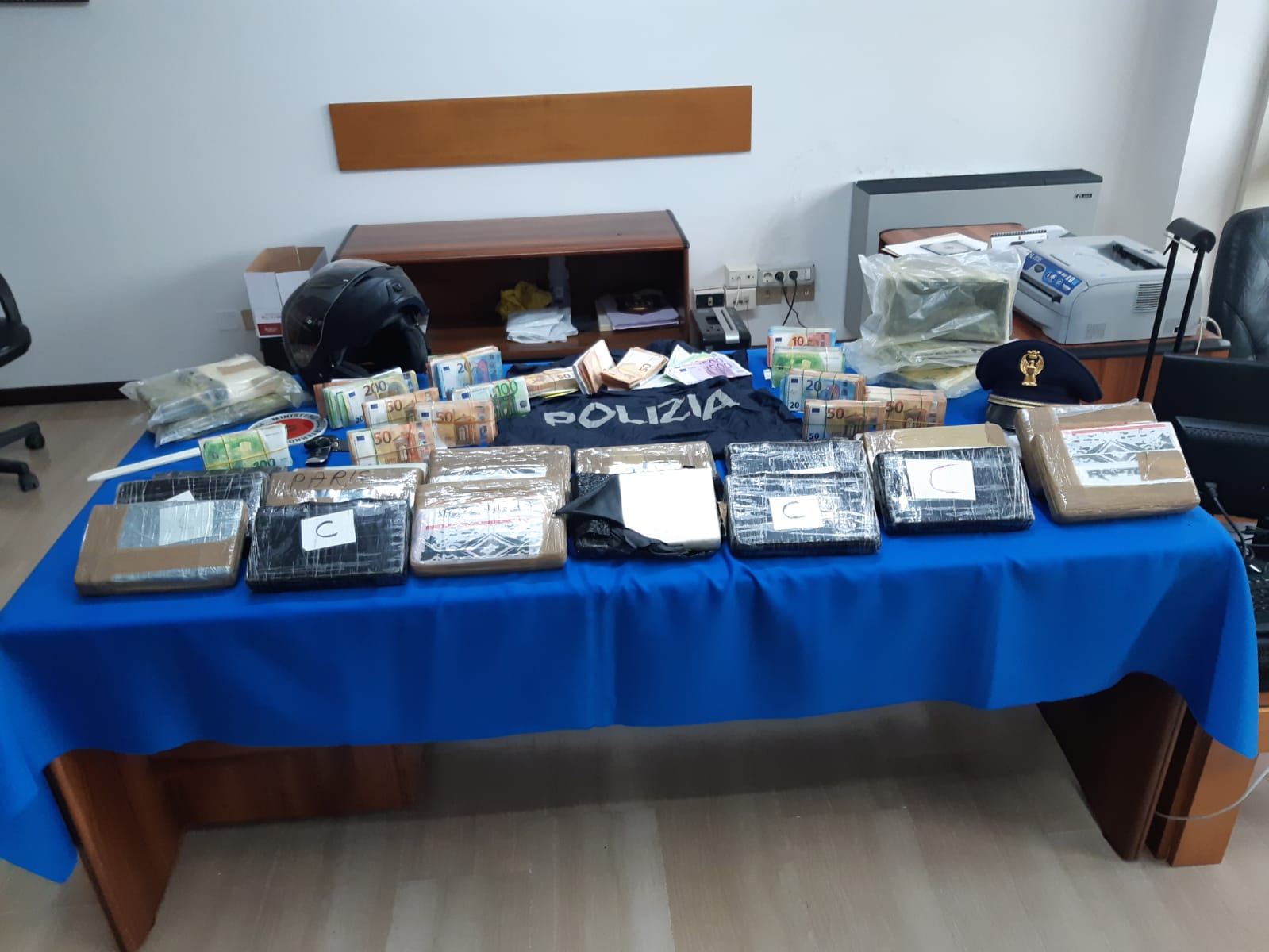 Spaccio droga: inseguito e arrestato a Prato