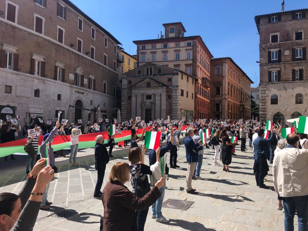 Fratelli d'italia con il centrodestra in 100 piazze di tutta Italia. Perugia