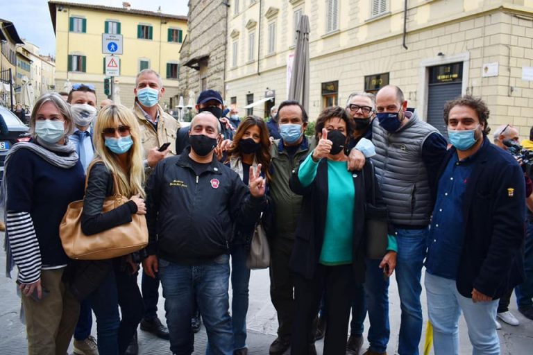 Arezzo: due donne di Fratelli d'Italia in squadra con Ghinelli