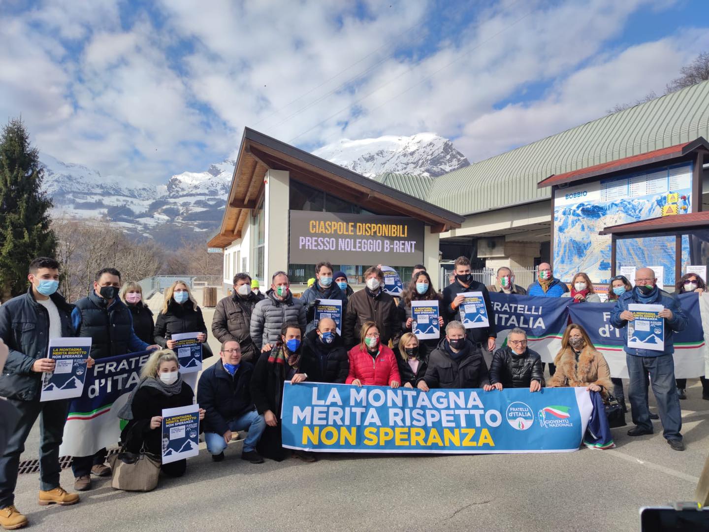 Barzio fratelli d'italia montagna manifesta