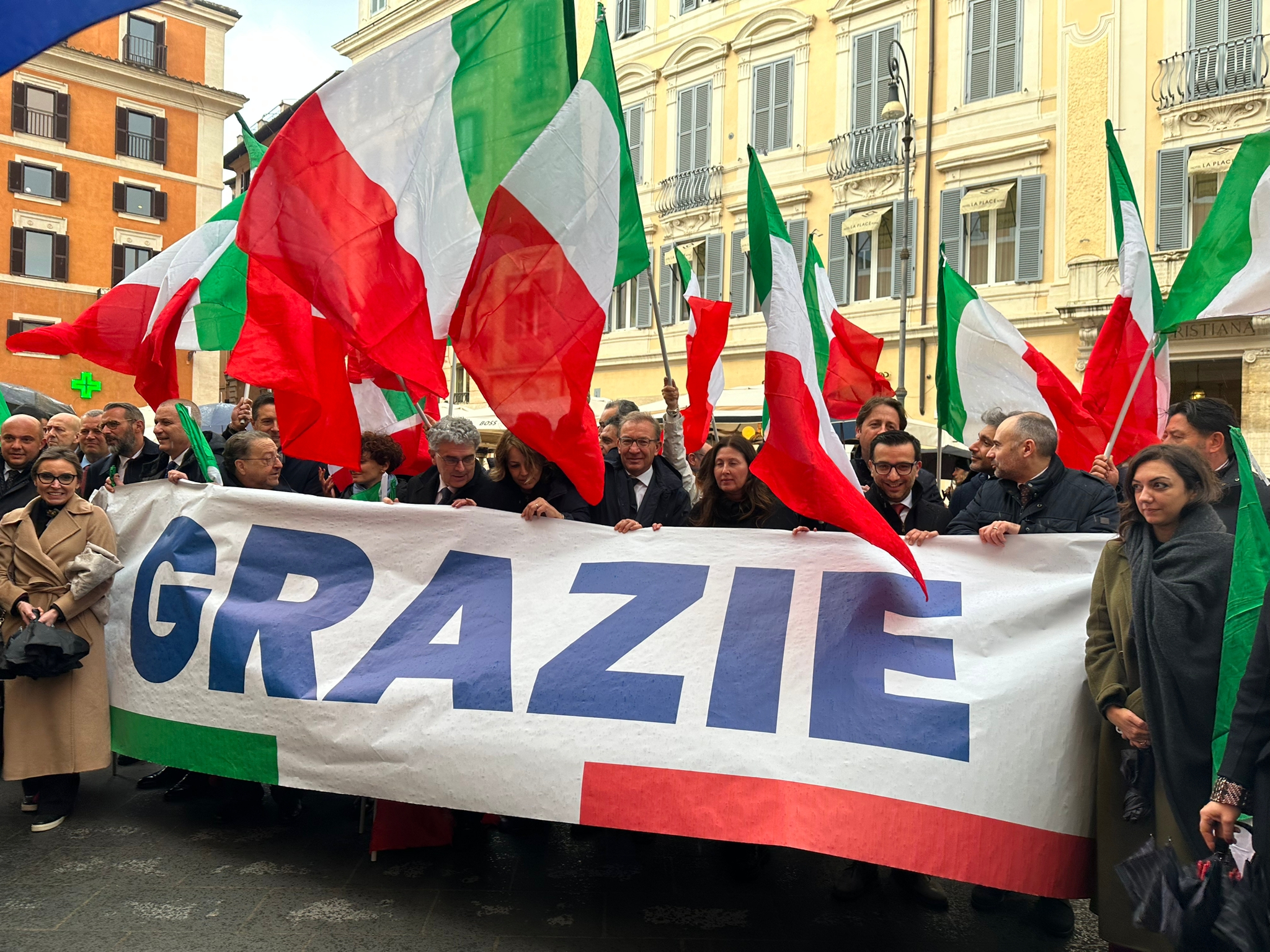 striscione carabinieri